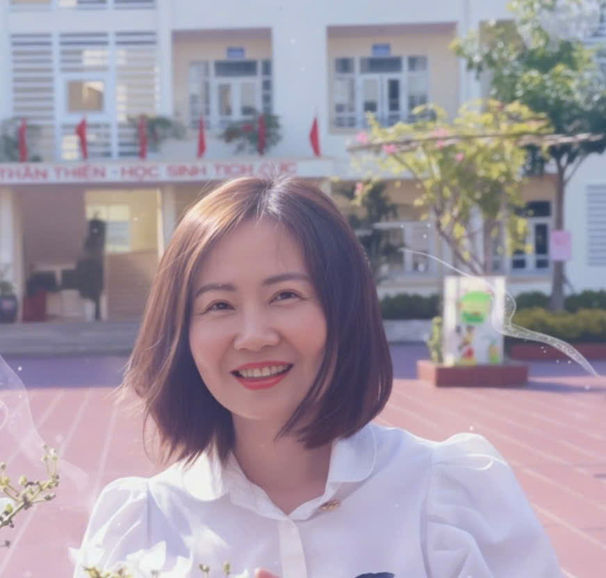 Cô Đào Cẩm Hạnh