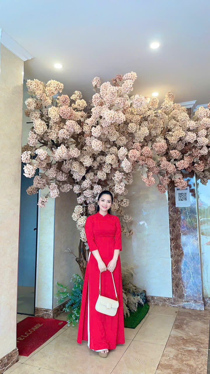 Cô Hoàng Thị Thu Quỳnh