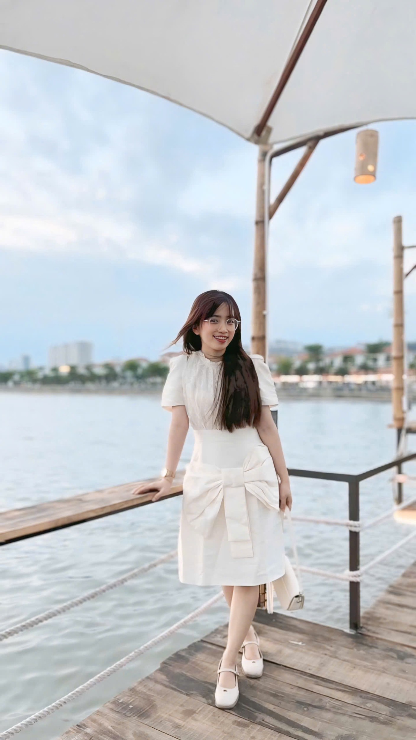 Cô Hoàng Thu Hằng