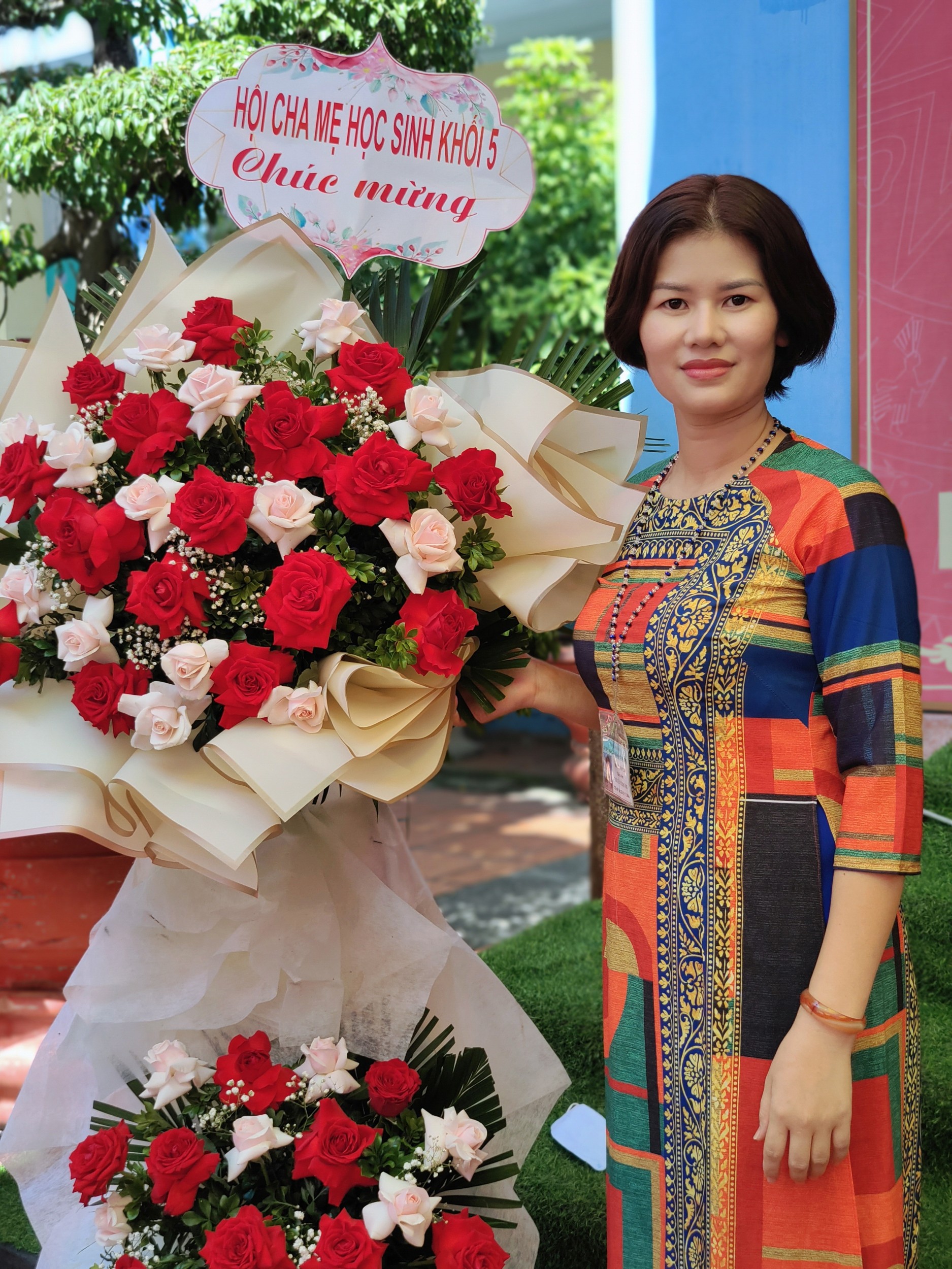 Cô Nguyễn Thùy Linh